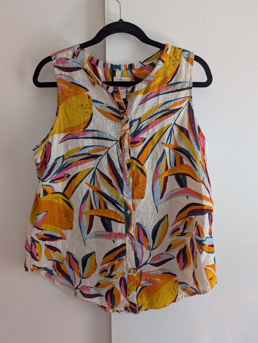 C&C California 100 % Linen Size Medium Sleeveless Tropical Print Button Up Top